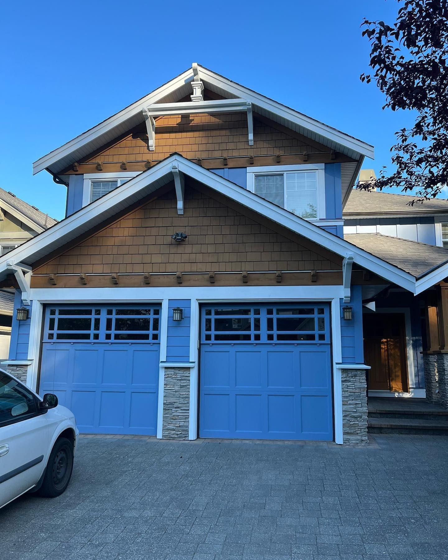 exterior painter victoria bc, blue house painted in 2023